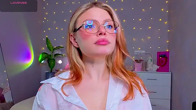 Red  Candy online show from 04/15/26, 12:21