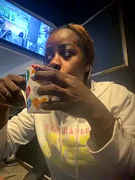 Snapshot of BrianaBrownn chatting on 10/04/25, 11:12 BrianaBrownn online show from 10/04/25, 11:12