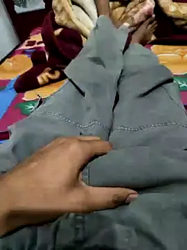 Snapshot of William390 chatting on 01/13/25, 04:08 William390 online show from 01/13/25, 04:08