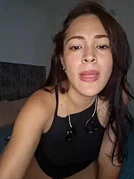 Snapshot of Sara_P10 chatting on 03/21/25, 11:23 Sara P10 online show from 03/21/25, 11:23