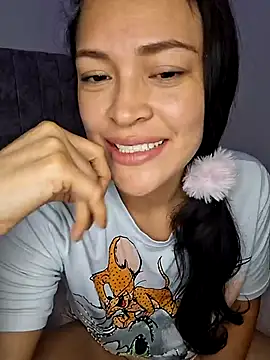 Snapshot of Sara_P10 chatting on 03/15/25, 08:04 Sara P10 online show from 03/15/25, 08:04