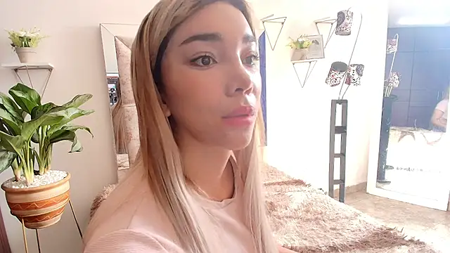 mariana cruzz online show from 11/27/25, 02:50