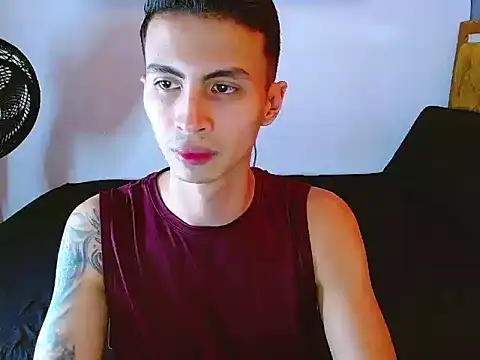 Snapshot of Velk_hot chatting on 04/23/26, 01:46 Velk hot online show from 04/23/26, 01:46
