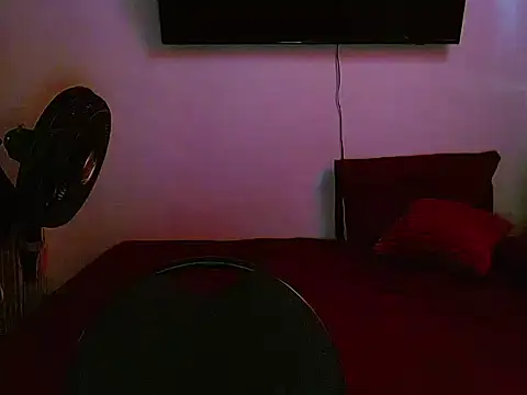Snapshot of Velk_hot chatting on 06/19/26, 01:50 Velk hot online show from 06/19/26, 01:50