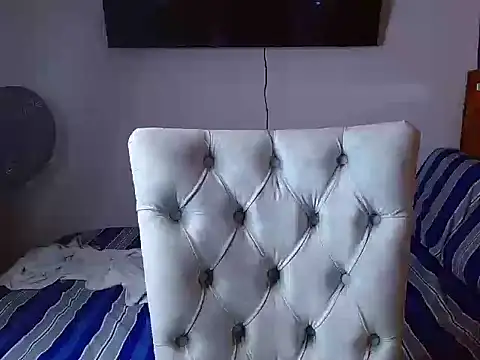 Velk hot online show from 04/14/26, 12:32