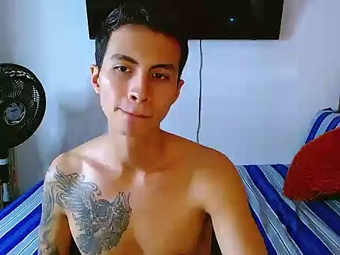 Snapshot of Velk_hot chatting on 05/27/26, 12:12 Velk hot online show from 05/27/26, 12:12