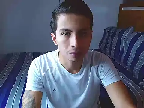 Velk hot online show from 04/15/26, 12:42