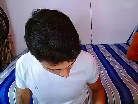 Snapshot of Velk_hot chatting on 07/04/26, 04:11 Velk hot online show from 07/04/26, 04:11