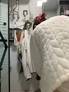 Aimeil online show from 11/08/25, 04:43