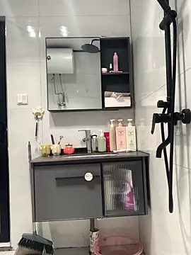 Aimeil online show from 01/18/25, 12:57