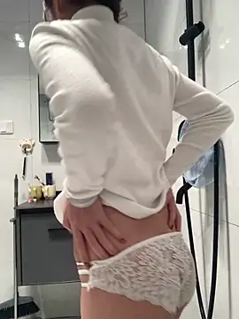 Aimeil online show from 02/20/25, 01:40