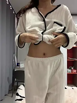 Aimeil online show from 03/09/25, 07:56