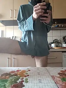 Snapshot of vulpe8400 chatting on 02/17/26, 10:45 vulpe8400 online show from 02/17/26, 10:45