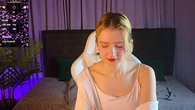 jenny bunny  online show from 03/07/25, 05:18