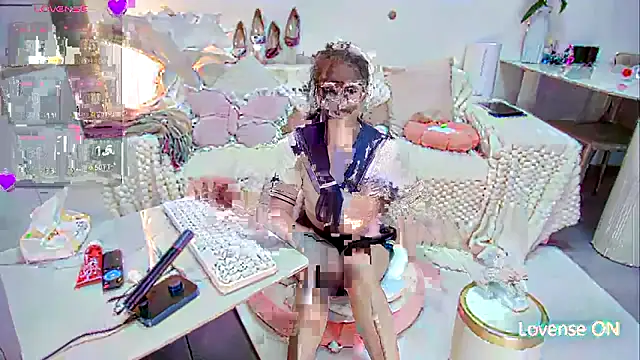 Feifei-cn online show from 11/18/25, 01:32