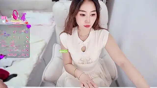 Snapshot of Feifei-cn chatting on 06/13/26, 01:53 Feifei-cn online show from 06/13/26, 01:53
