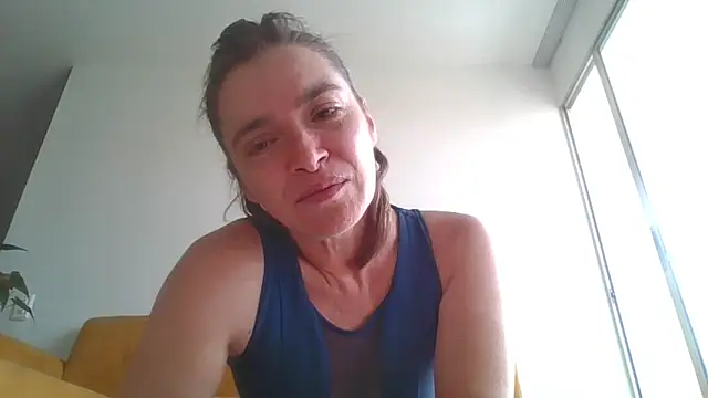 Snapshot of Liloo8923 chatting on 01/19/25, 01:44 Liloo8923 online show from 01/19/25, 01:44