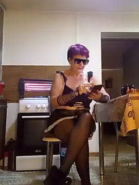 Ely Elenita online show from 11/25/25, 10:15