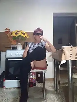 Ely Elenita online show from 10/30/25, 09:33