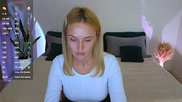 AlisssaRose online show from 09/25/25, 08:59