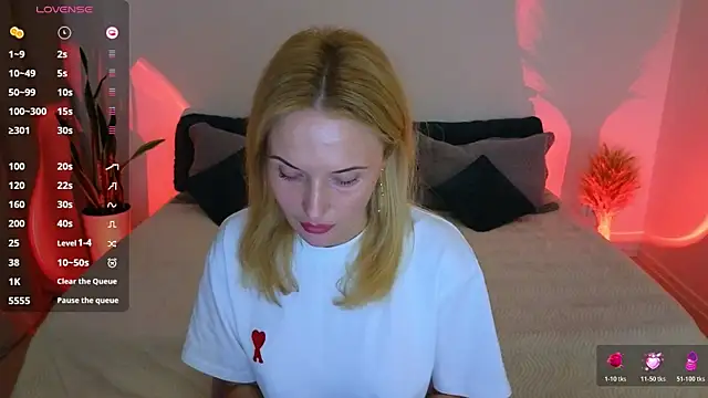 Snapshot of AlisssaRose chatting on 11/04/25, 10:46 AlisssaRose online show from 11/04/25, 10:46