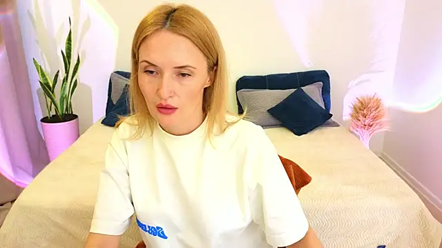 AlisssaRose online show from 03/28/26, 08:43