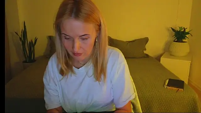 AlisssaRose online show from 03/18/25, 08:26