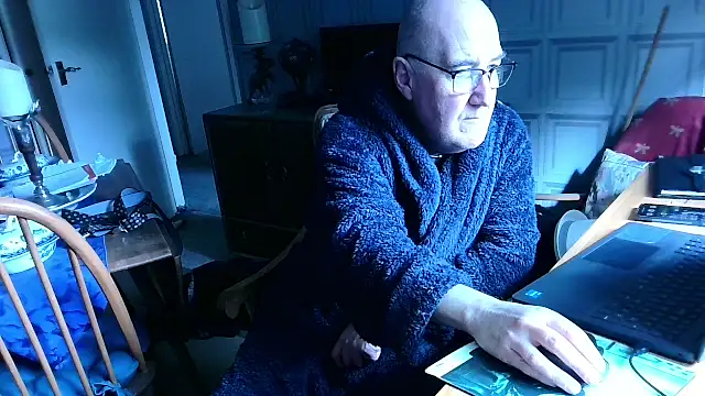 Adamdaddybear online show from 03/12/25, 09:55