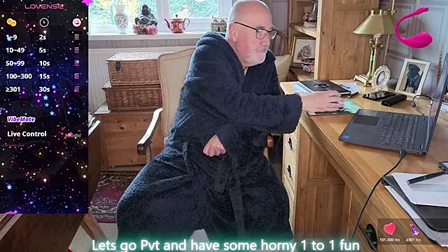 Snapshot of Adamdaddybear chatting on 03/30/26, 07:21 Adamdaddybear online show from 03/30/26, 07:21