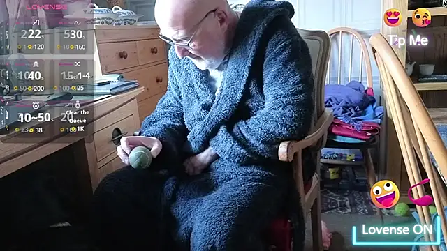 Adamdaddybear online show from 09/23/25, 07:37