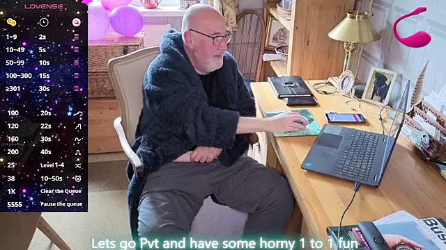 Adamdaddybear online show from 06/17/26, 07:52