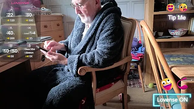 Adamdaddybear online show from 09/24/25, 07:26