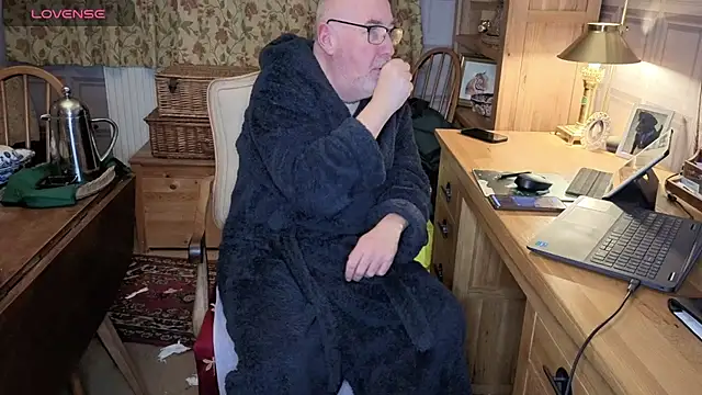 Adamdaddybear online show from 01/15/26, 07:56