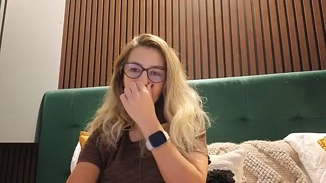 Snapshot of SukyGirl chatting on 11/12/25, 11:03 SukyGirl online show from 11/12/25, 11:03