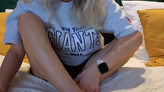 Snapshot of SukyGirl chatting on 11/06/25, 07:34 SukyGirl online show from 11/06/25, 07:34