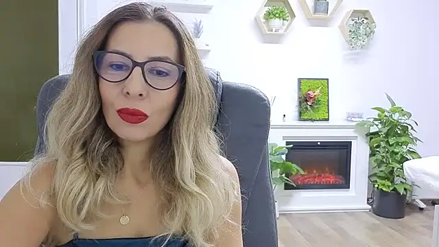 Snapshot of SukyGirl chatting on 11/07/25, 08:19 SukyGirl online show from 11/07/25, 08:19