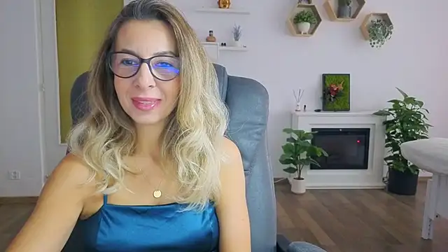 Snapshot of SukyGirl chatting on 10/23/25, 07:40 SukyGirl online show from 10/23/25, 07:40