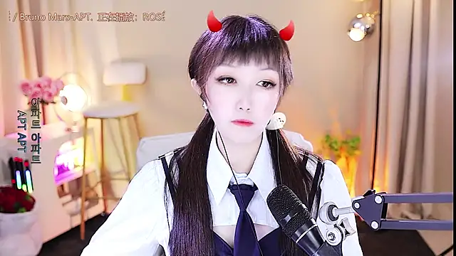 xiaoya666--baby online show from 10/30/25, 03:42