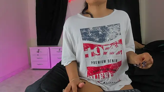 Snapshot of lindacastro02 chatting on 12/08/24, 04:44 lindacastro02 online show from 12/08/24, 04:44