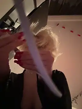 XMelissaX online show from 04/10/26, 10:06