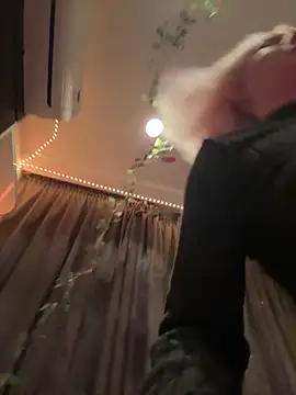 XMelissaX online show from 04/04/26, 10:49