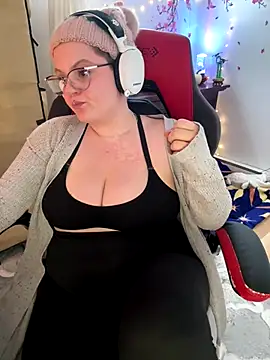 Snapshot of Sweetleeahxx chatting on 12/21/25, 06:09 Sweetleeahxx online show from 12/21/25, 06:09