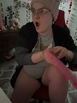 Snapshot of Sweetleeahxx chatting on 03/07/26, 12:10 Sweetleeahxx online show from 03/07/26, 12:10