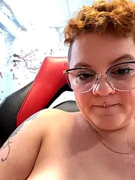 Sweetleeahxx online show from 12/04/25, 03:11