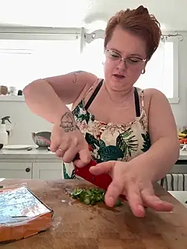 Snapshot of Sweetleeahxx chatting on 02/19/26, 02:25 Sweetleeahxx online show from 02/19/26, 02:25