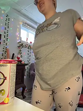 Snapshot of Sweetleeahxx chatting on 03/28/26, 11:22 Sweetleeahxx online show from 03/28/26, 11:22