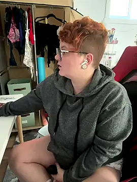 Sweetleeahxx online show from 09/30/25, 01:17