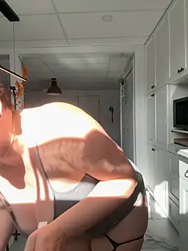 Sweetleeahxx online show from 10/15/25, 02:47