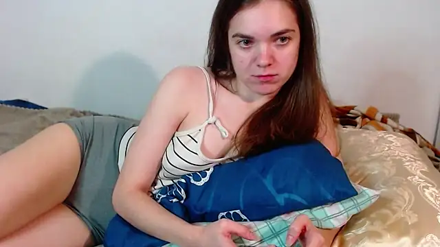 SallyMkn online show from 10/17/25, 04:09