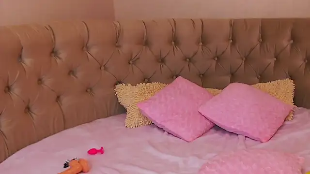 evelonel online show from 04/08/26, 07:15